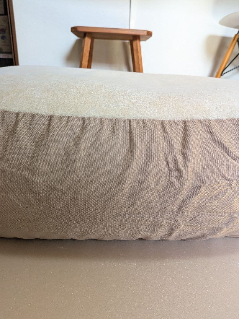 美品　おやすみたまご　授乳クッション