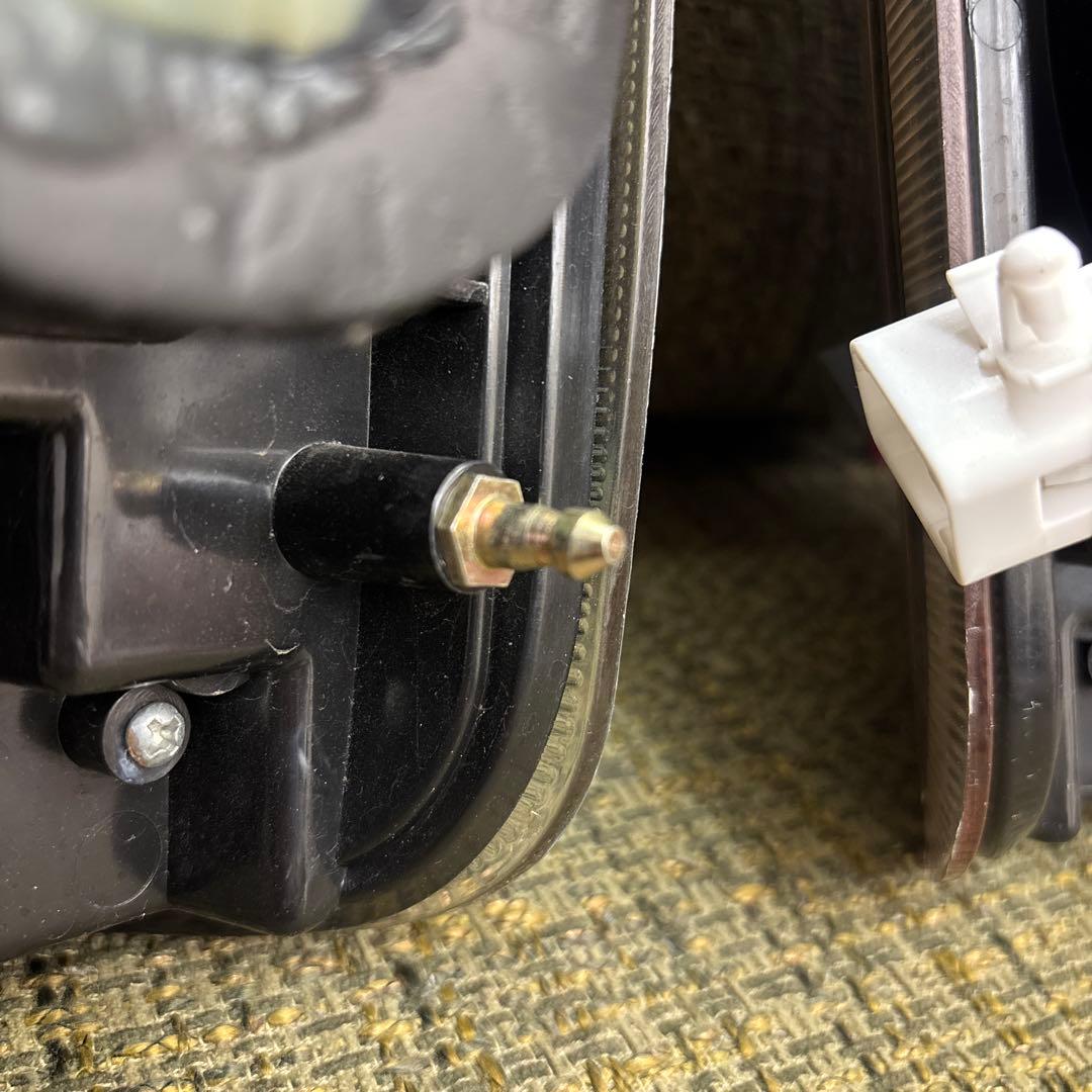 【値引き相談歓迎】ヘリオス　LED テールランプ クリア/レッド　ハイエース