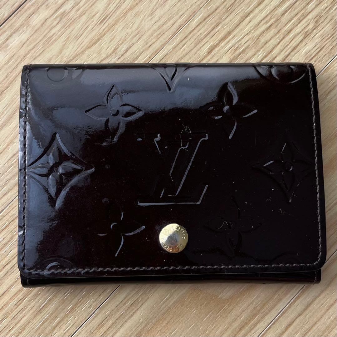 ルイヴィトン 名刺入れ アンヴェロップ ヴェルニ アマラント モノグラム