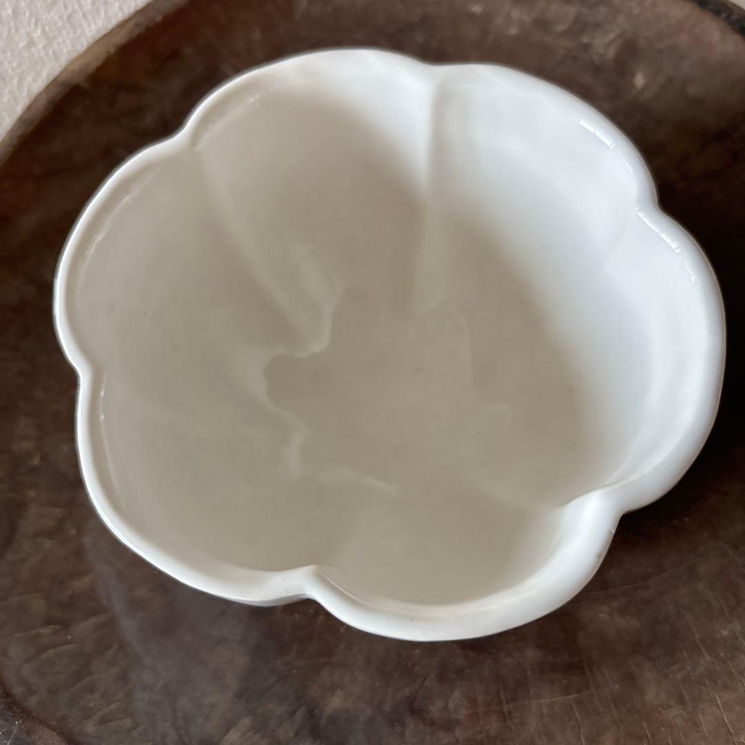 内田鋼一氏作 白釉bowl(輪花)