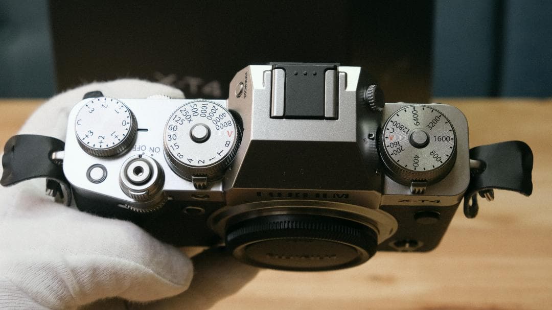 【修理点検済】FUJIFILM (フジフイルム) X-T4 ボディ　シルバー