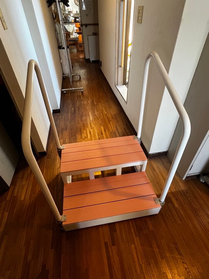 送料無料バリアフリー踏台　2段手すり付き　介護用品　浴室階段　定価65,000円