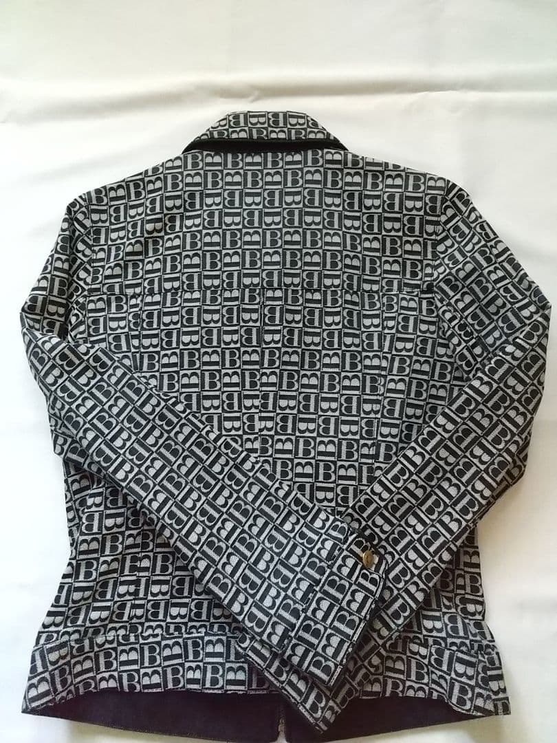 ※Mimiさん※バーバリー　ロゴＧジャン