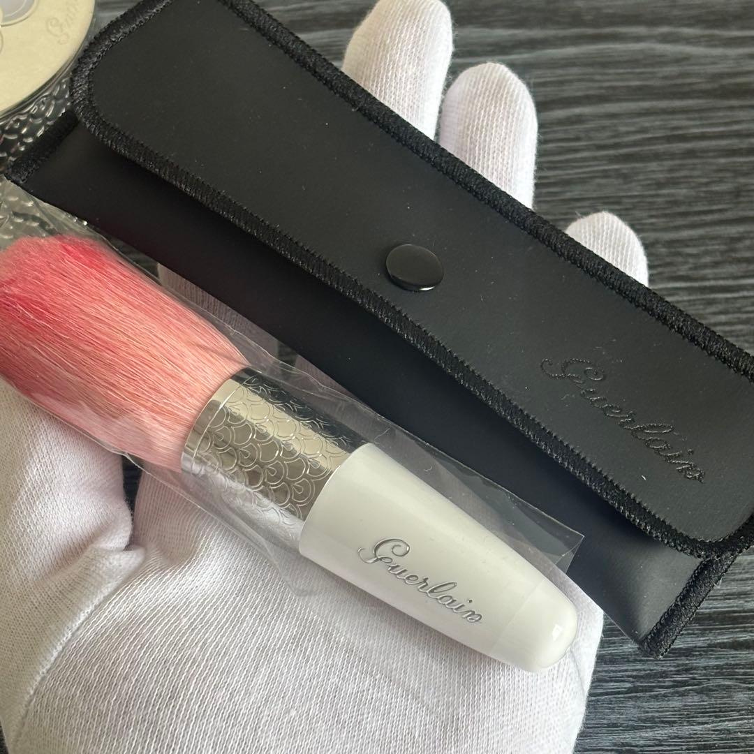 新品未使用GUERLAIN ゲラン　メテオリットビーユN°2 クリアーとブラシ