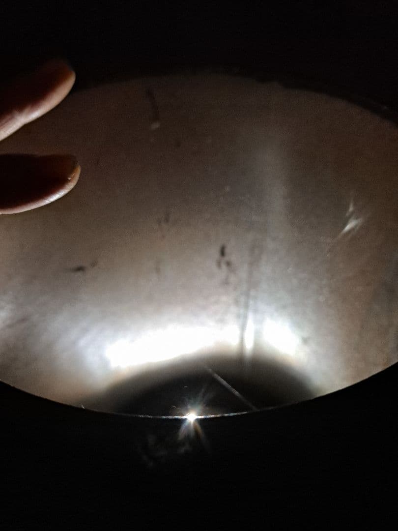 金属製円筒形オブジェ