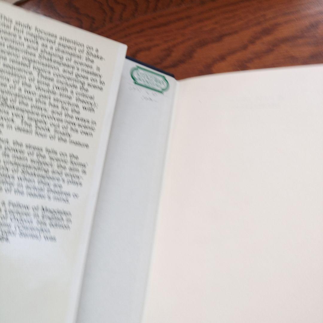 洋書 SCENIC FORM IN SHAKESPEARE