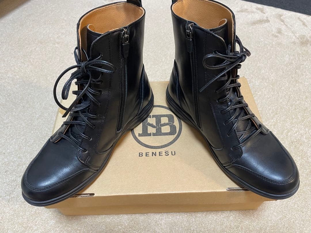 BENESU ベネシュ　ブラック レザー ブーツ