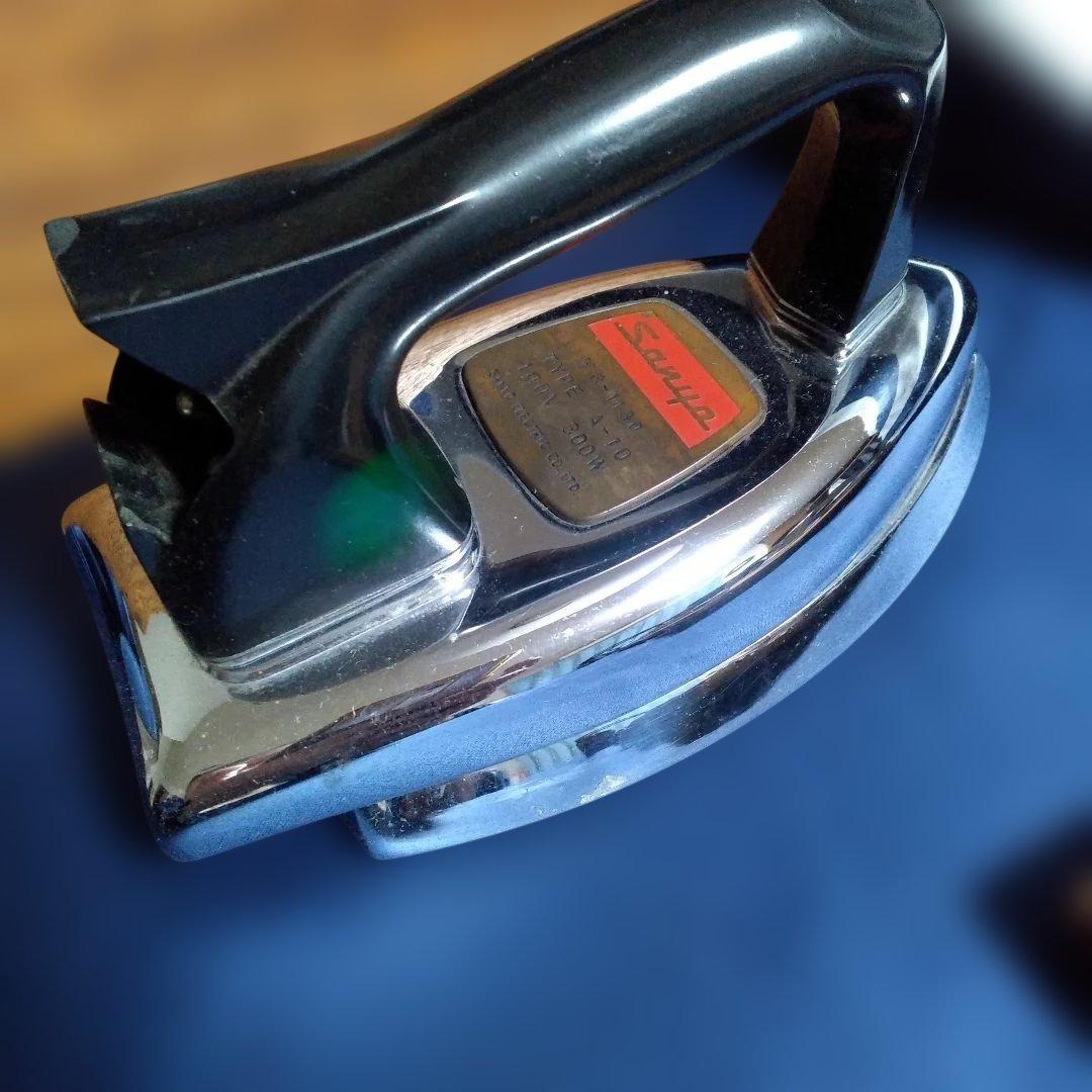 昭和レトロ　アンティーク品 SANYO アイロン 300W 木箱付き