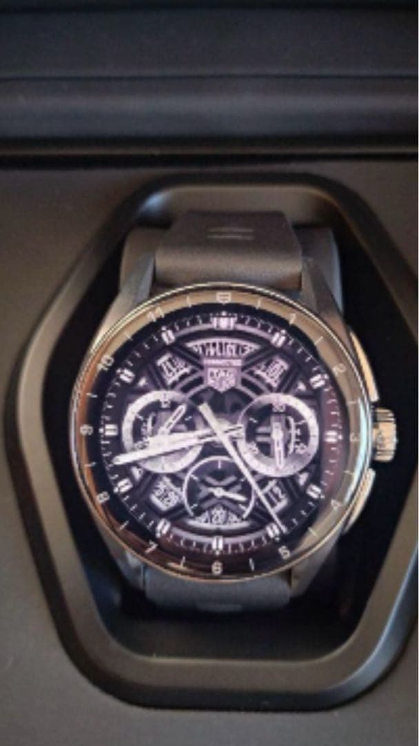 タグホイヤーコネクテッド E4 42mmスマートウォッチ　動作問題無し大きな傷無