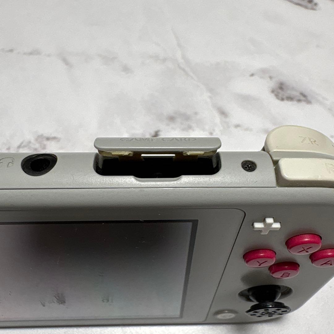 Nintendo Switch lightザシアン・マゼンタ