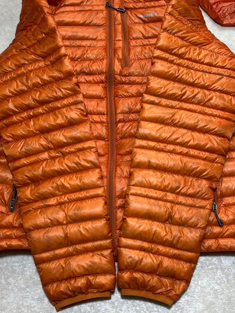 希少 極美品 パタゴニア ウルトラライトダウン フーディ S オレンジ