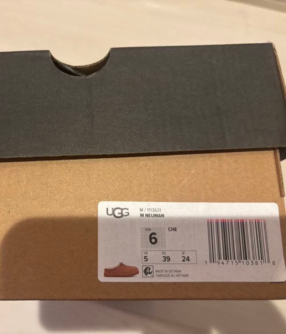 【新品】UGG NEUMAN チェスナット　24.0㎝