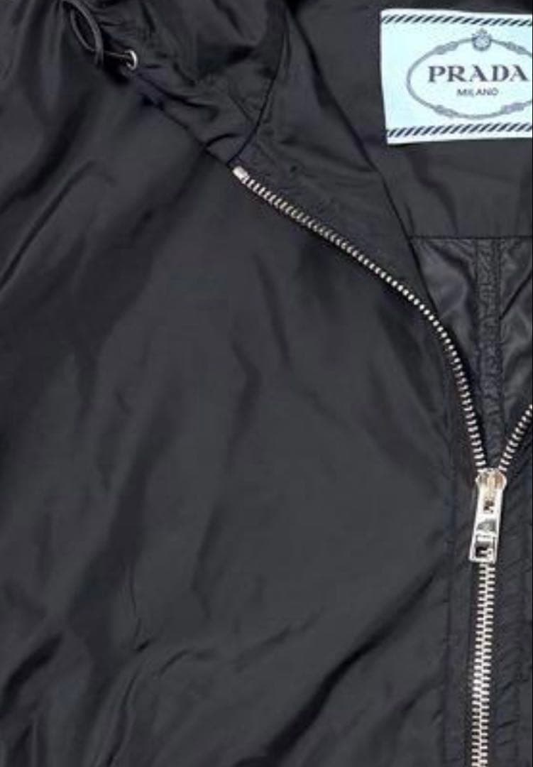 PRADA 三角ロゴ　ナイロンジャケット パーカー レディース 44