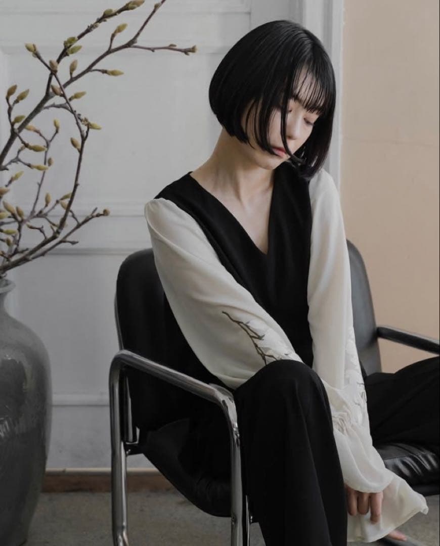 iCONOLOGY 花を着るブラウス 白木蓮　完売品 イコノロジー