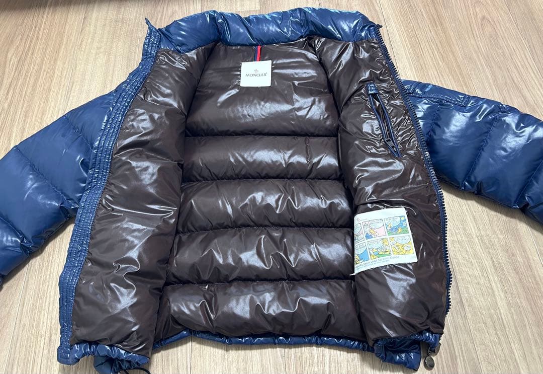 ⭐︎ スメラギ 123 ⭐︎MONCLER MAYA ネイビー　フード付き