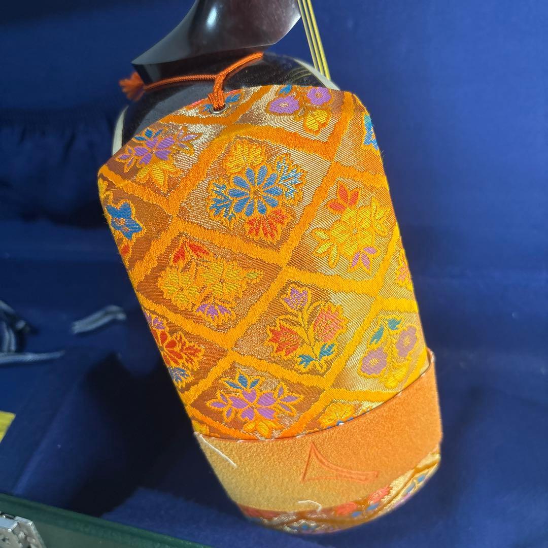 三味線 紫檀 丸打胴 弦楽器 和楽器 ハードケース 付属品 付き