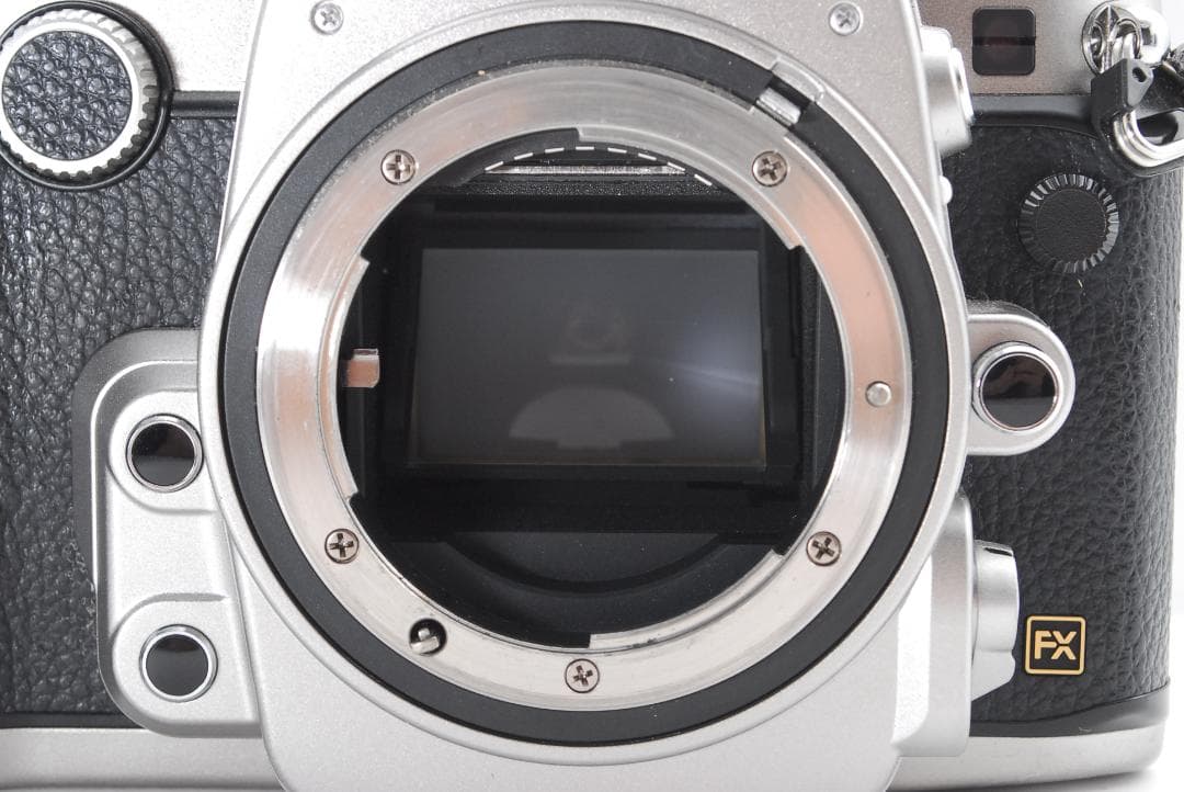 フルサイズセンサー　クラシックデザインと高画質を両立した一眼　Nikon Df