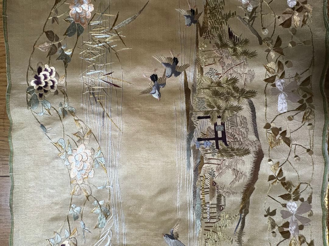 シルク生地？刺繍　181cm×45.5cm ベージュ