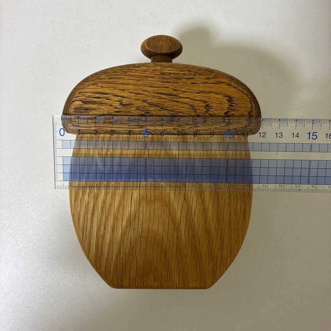 ドングリ型　木製　貯金箱