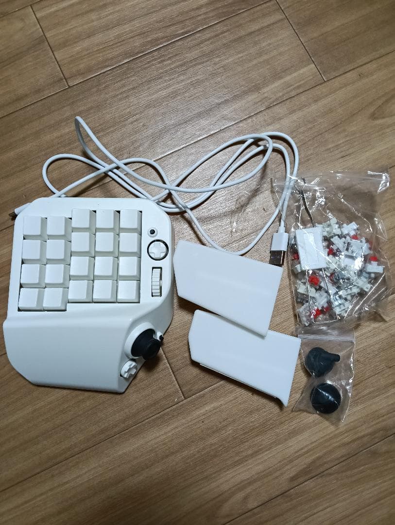 MH-Delta ジョイスティック・ホイール付き41キー片手ゲーミングキーボード