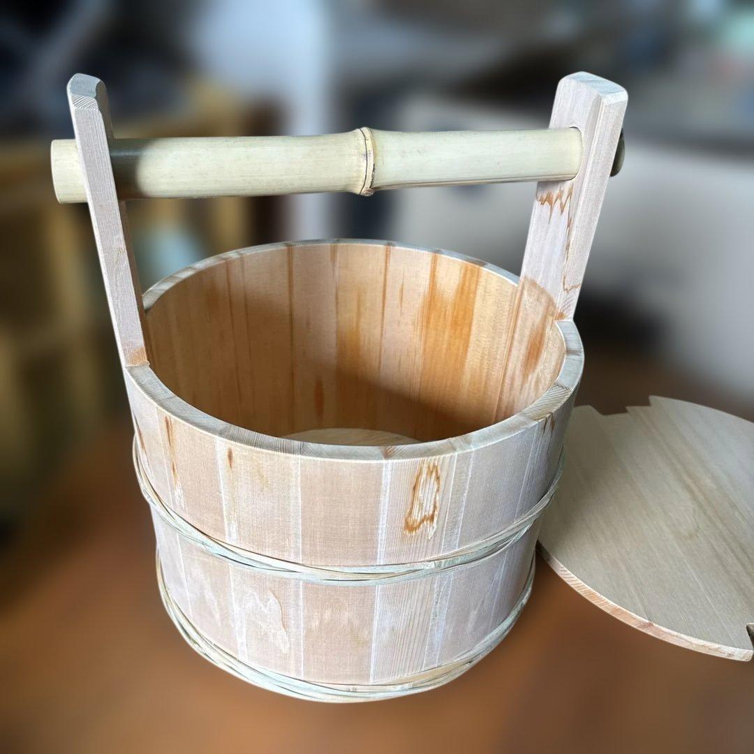 茶道具水張桶　竹手付　通桶　 水屋道具　露地道具　手桶　木製水指　割蓋