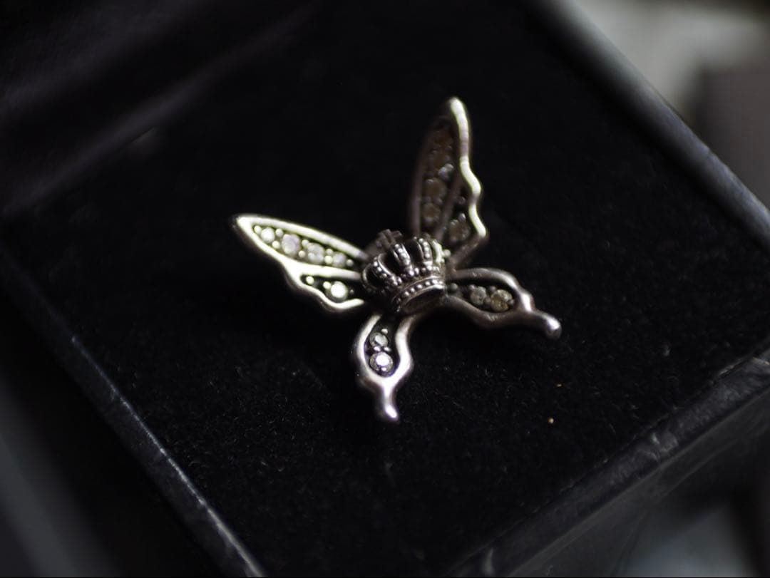 廃盤品JUSTINDAVIS CROWN BUTTERFLYピアス 蝶　ピアス