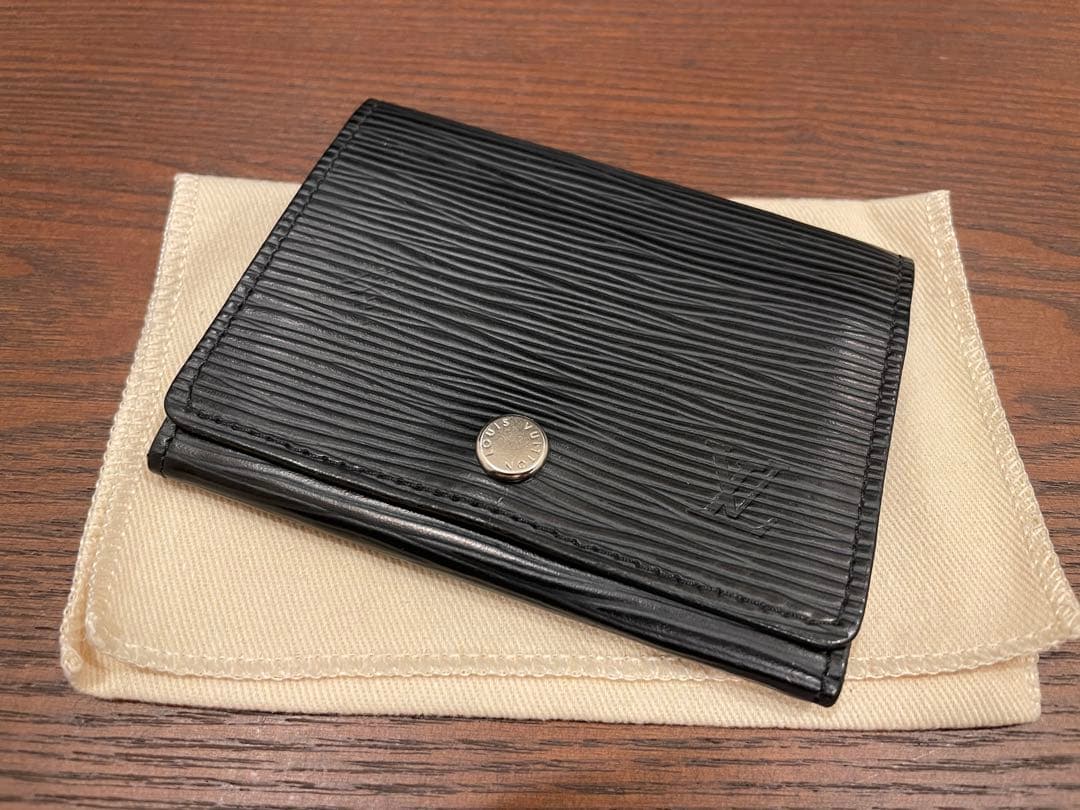 LOUIS VUITTON エピ 名刺入れ