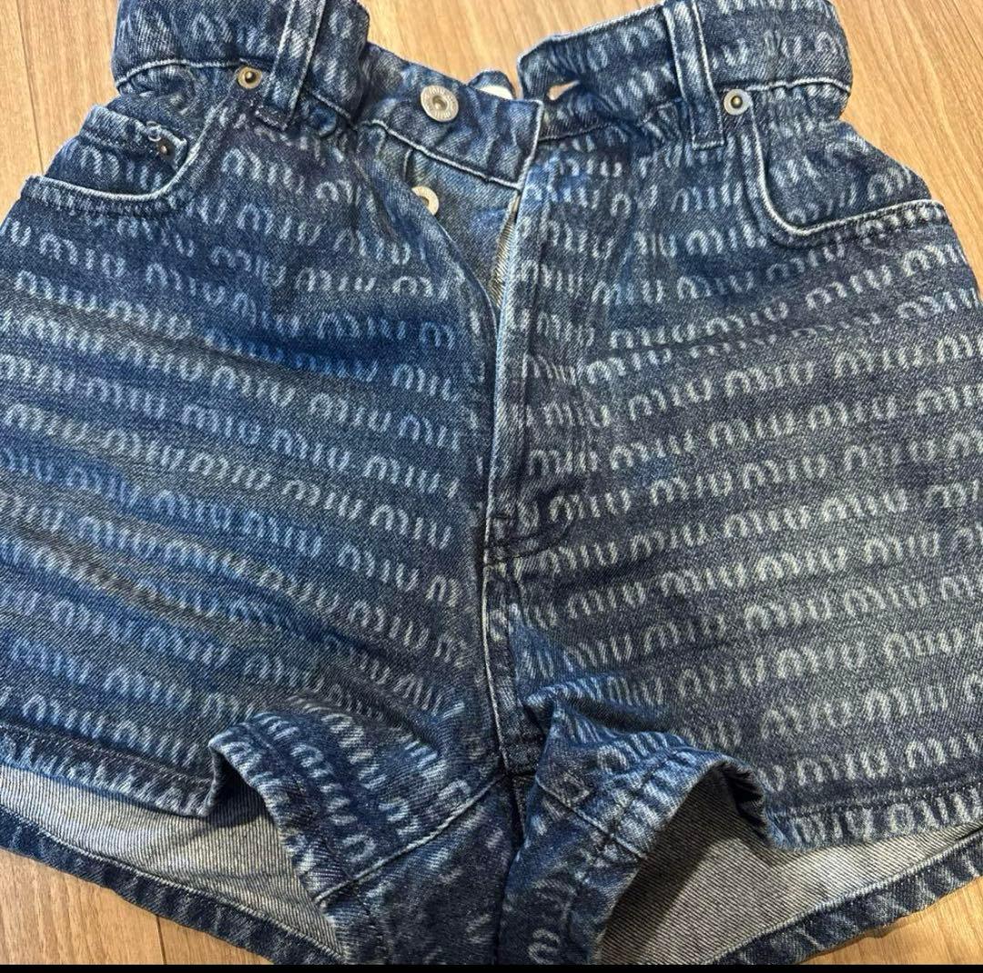 miu miu デニムショートパンツ 25