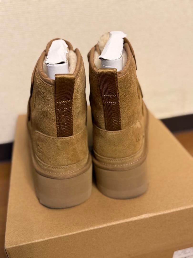 UGG nuwmel platform 厚底　ムートンブーツブラウン ベルト付き