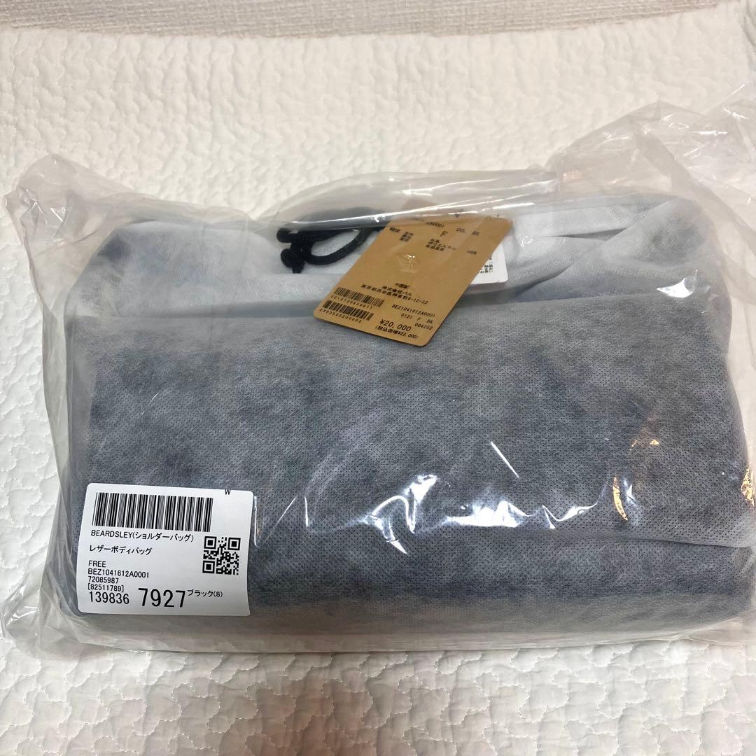 【新品．未開封】BEARDSLEYビアズリー　レザーボディバッグ　ブラック