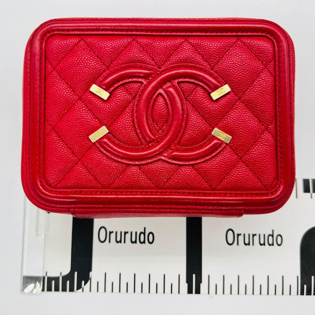 シャネル CCフィリグリー ショルダー　バニティ レッド キャビアスキン レザー