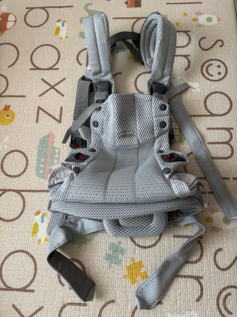 【お値引きしました】BABYBJÖRN 抱っこ紐 ハーモニー　グレー メッシュ