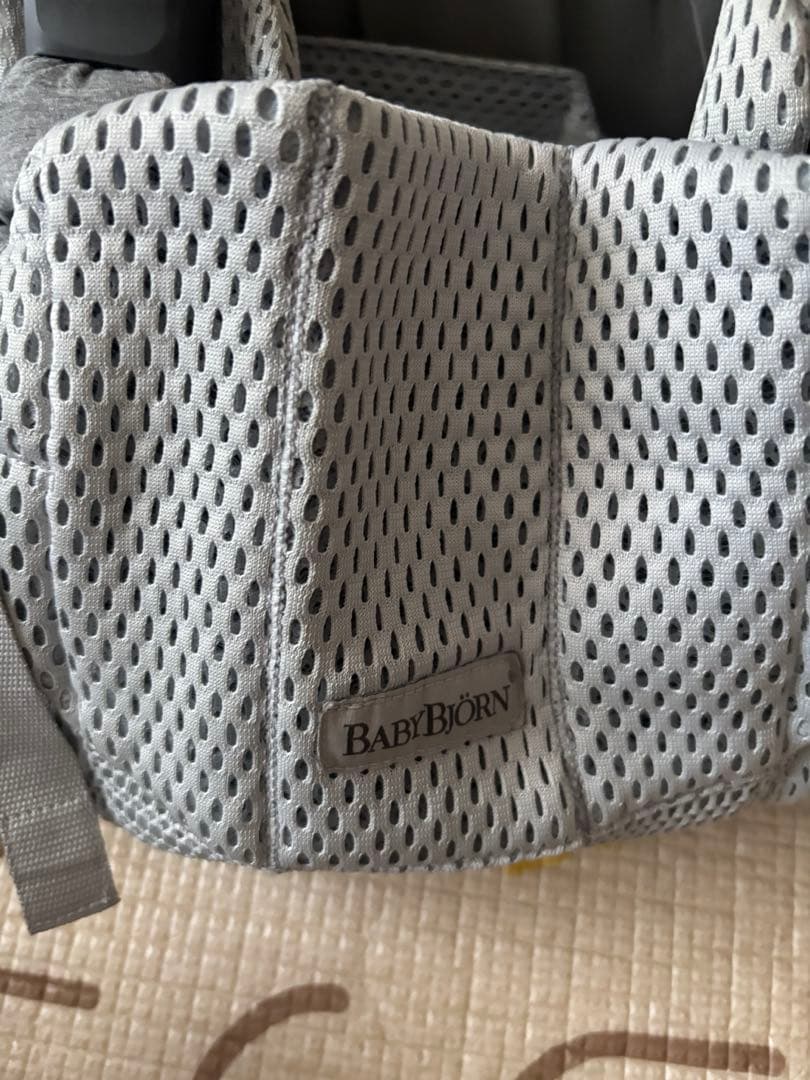 【お値引きしました】BABYBJÖRN 抱っこ紐 ハーモニー　グレー メッシュ