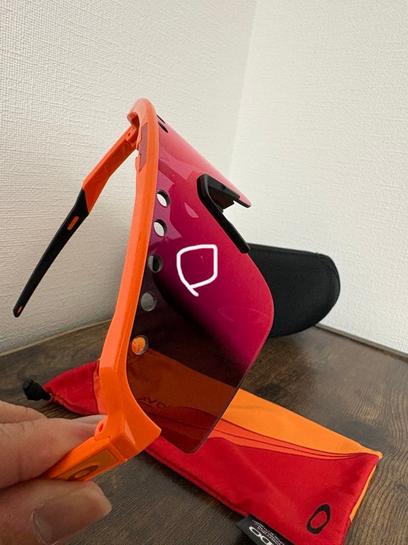 オークリーのサングラス　スートロライトスイープ PRIZM