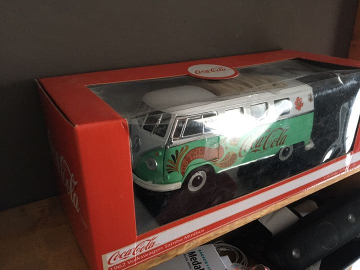 く*♪様 全世界3000台のみ　フォルクスワーゲン サンバ ミニバス(1/18ス