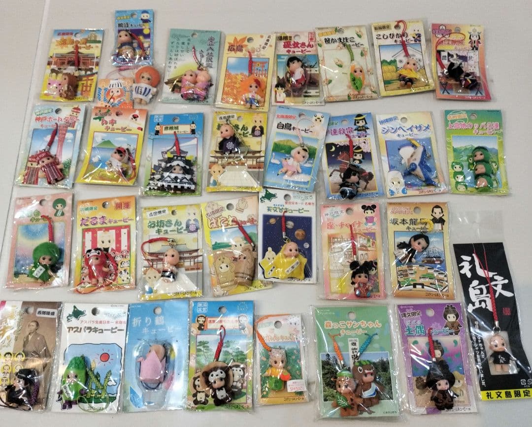 ご当地キューピー　31個と折り鶴キューピー