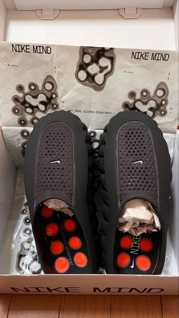 靴 Nike Mind 001