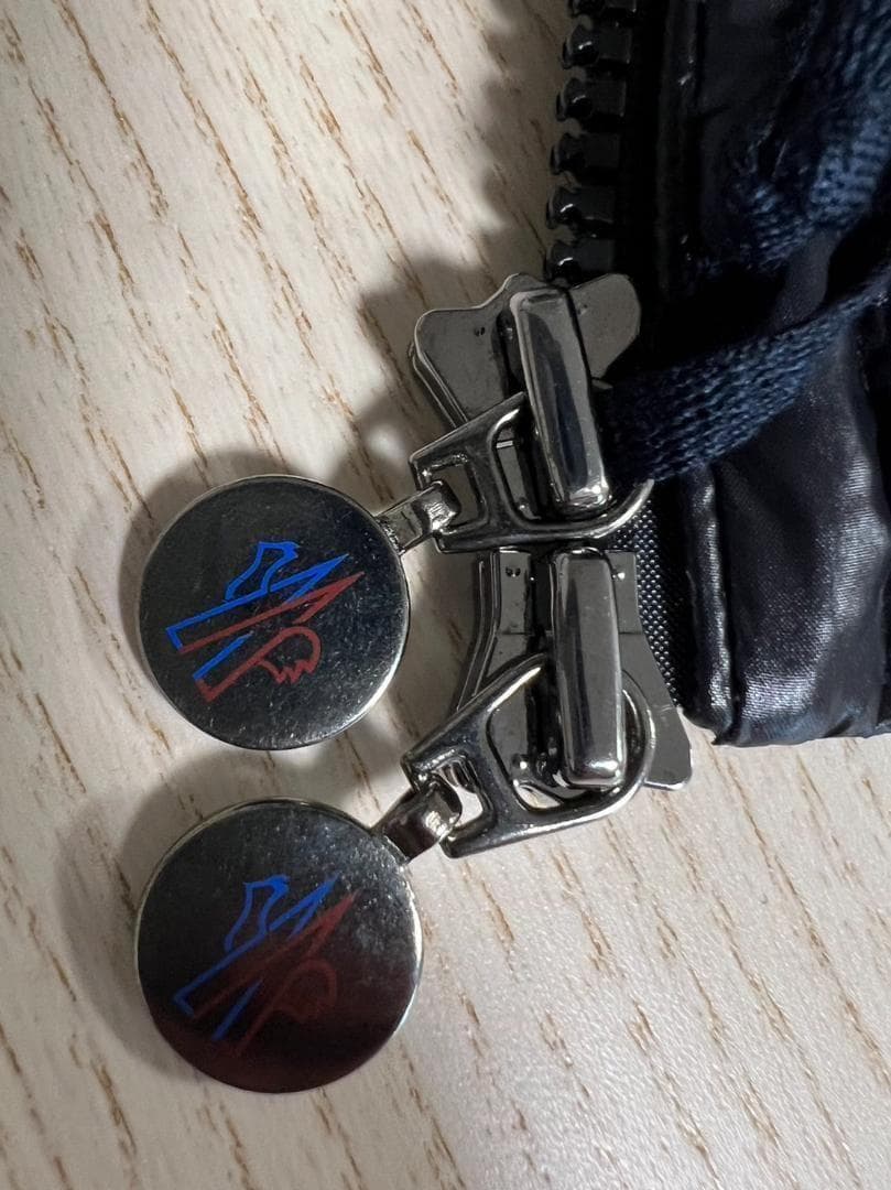 【新品未使用】MONCLER Bormes ダウンベスト　TG6　黒色　3XL