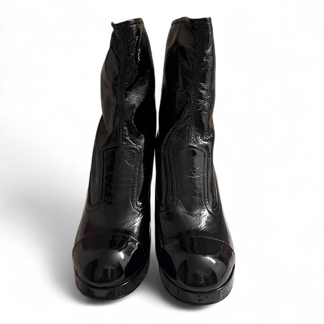 新品 シャネル 23K G45322 ココマーク パテントレザー ヒールブーツ