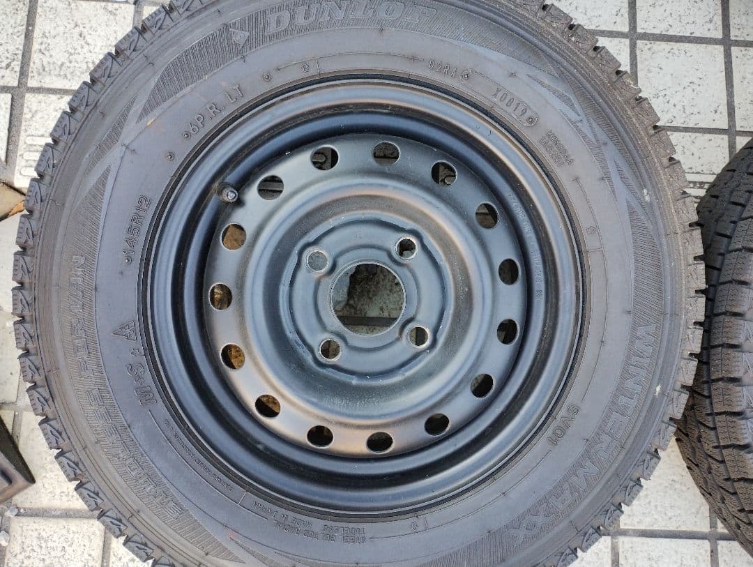 エブリイDA17V　スタッドレスタイヤ　ダンロップ145/R12 4本セット