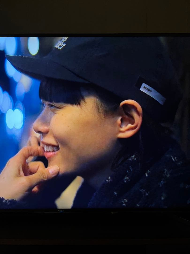 杉咲花着用 SATISFY Running Cult Member Cap 黒