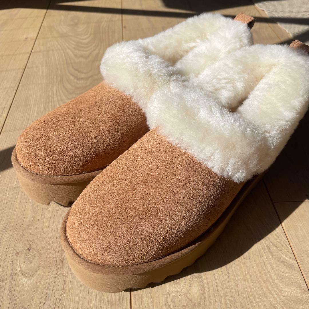 UGG WI-NITA PLATFORM ベージュ ボア付きムートンブーツ