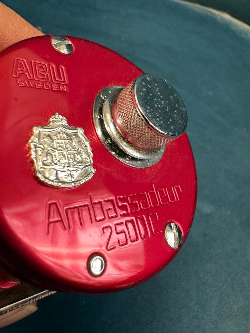 ボ*ク様 希少　アブガルシア　アンバサダー　2500C レッド