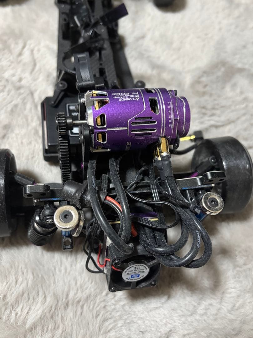 カーボンファイバー ラジコンカー