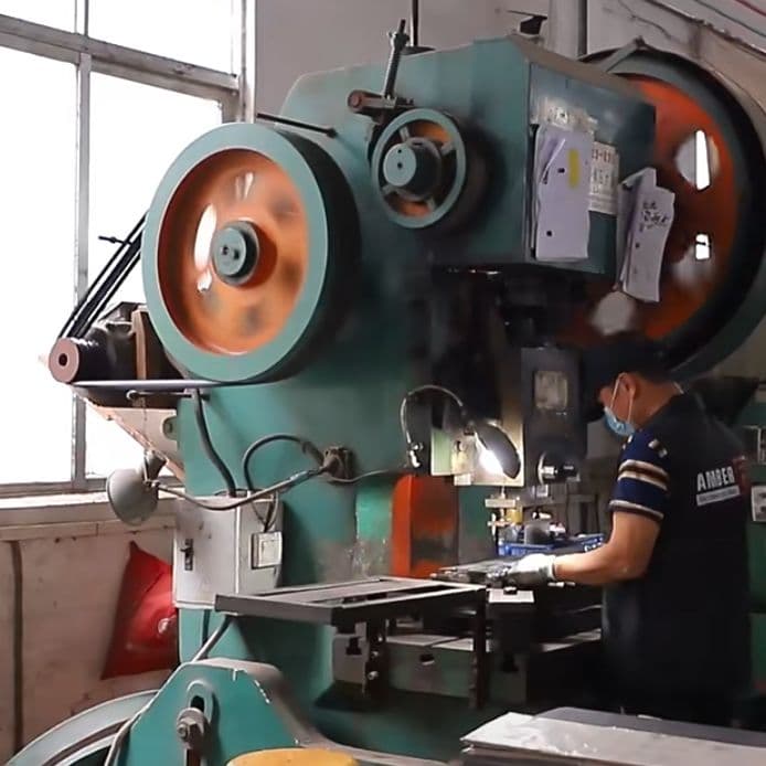 プレゼント付き　V金10号 　67層　ダマスカス包丁　青緑柄　剣型　牛刀