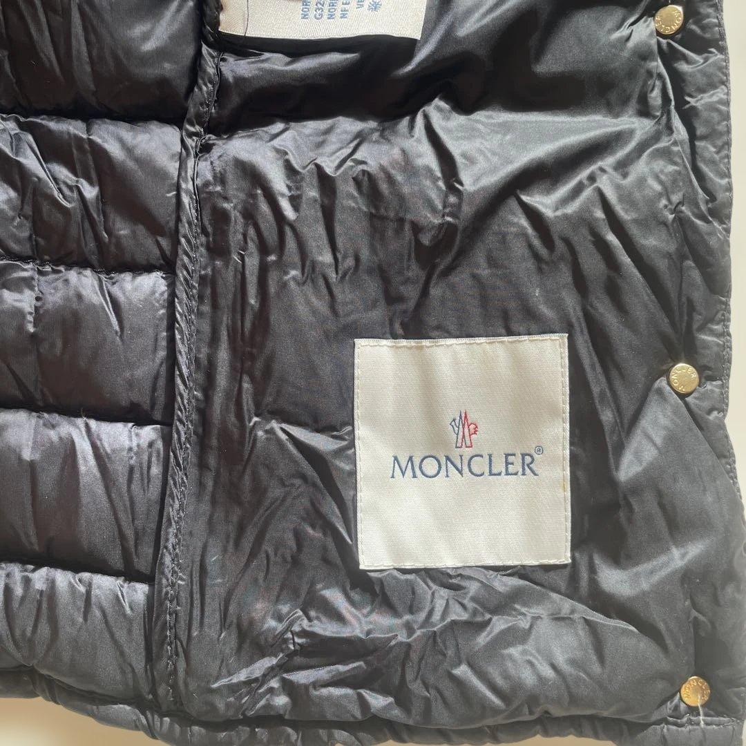【美品】MONCLER ダウンベスト ブラック S コンパクト収納