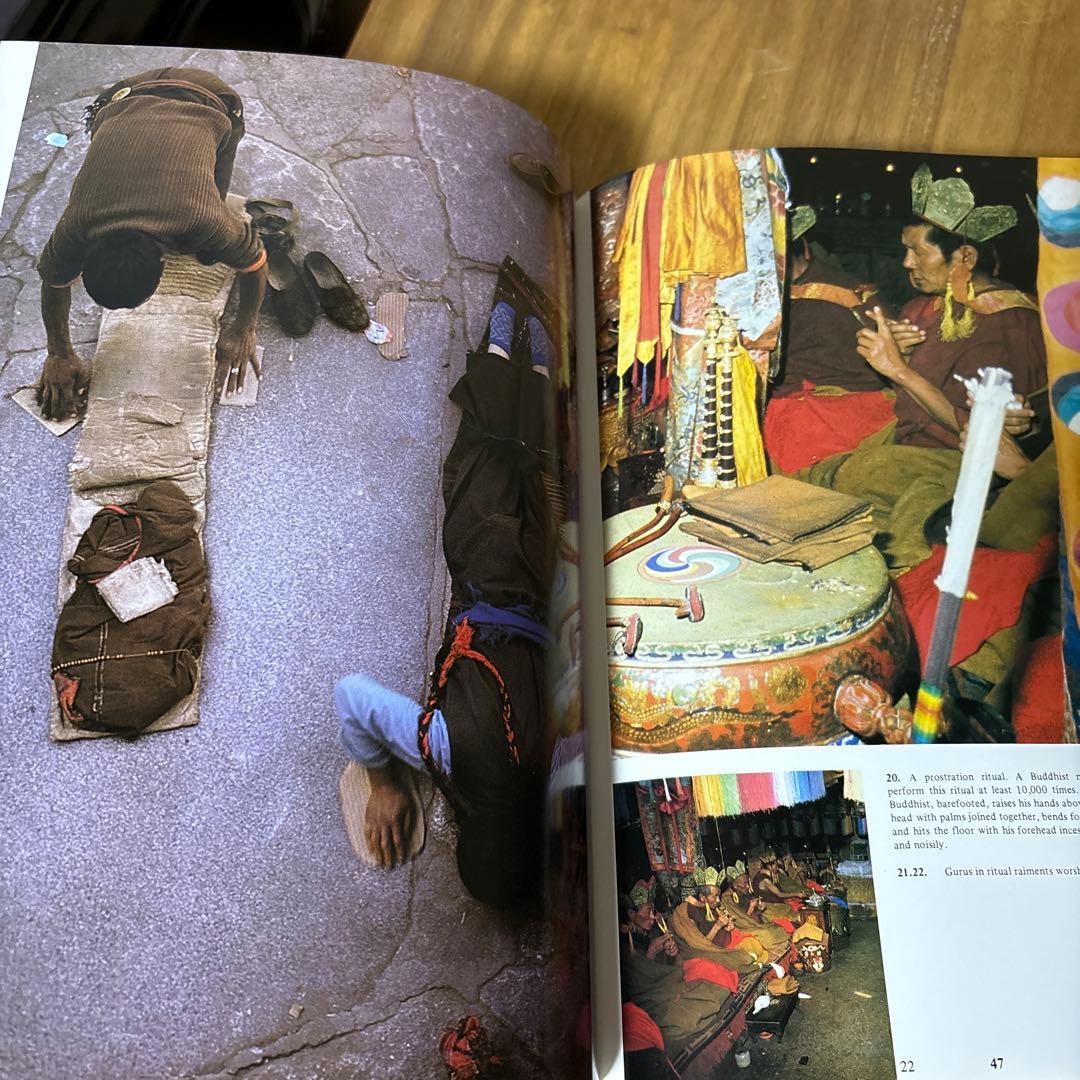 THE REALM OF TIBETAN BUDDHISM チベット仏教の本