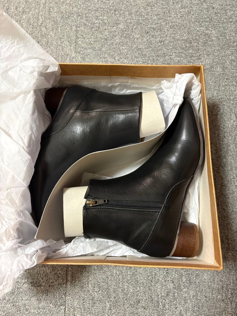 hcubuch ショートブーツ ブラック 本革