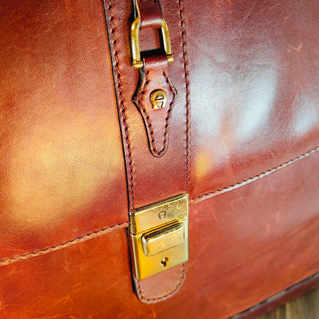 【ヴィンテージ】AIGNER アイグナー　高級ダレスバッグ バーガンディ鍵付本革