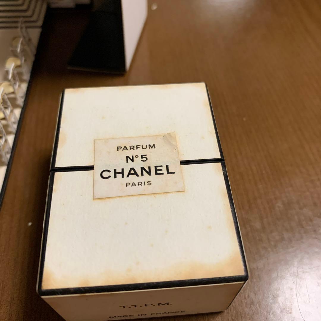 CHANEL香水.オブジェ